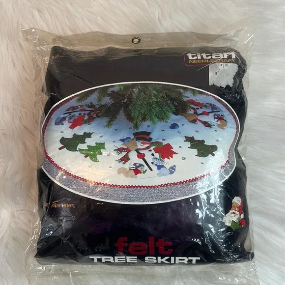 Christmas Tree Skirt Kit - Picture 1 of 4